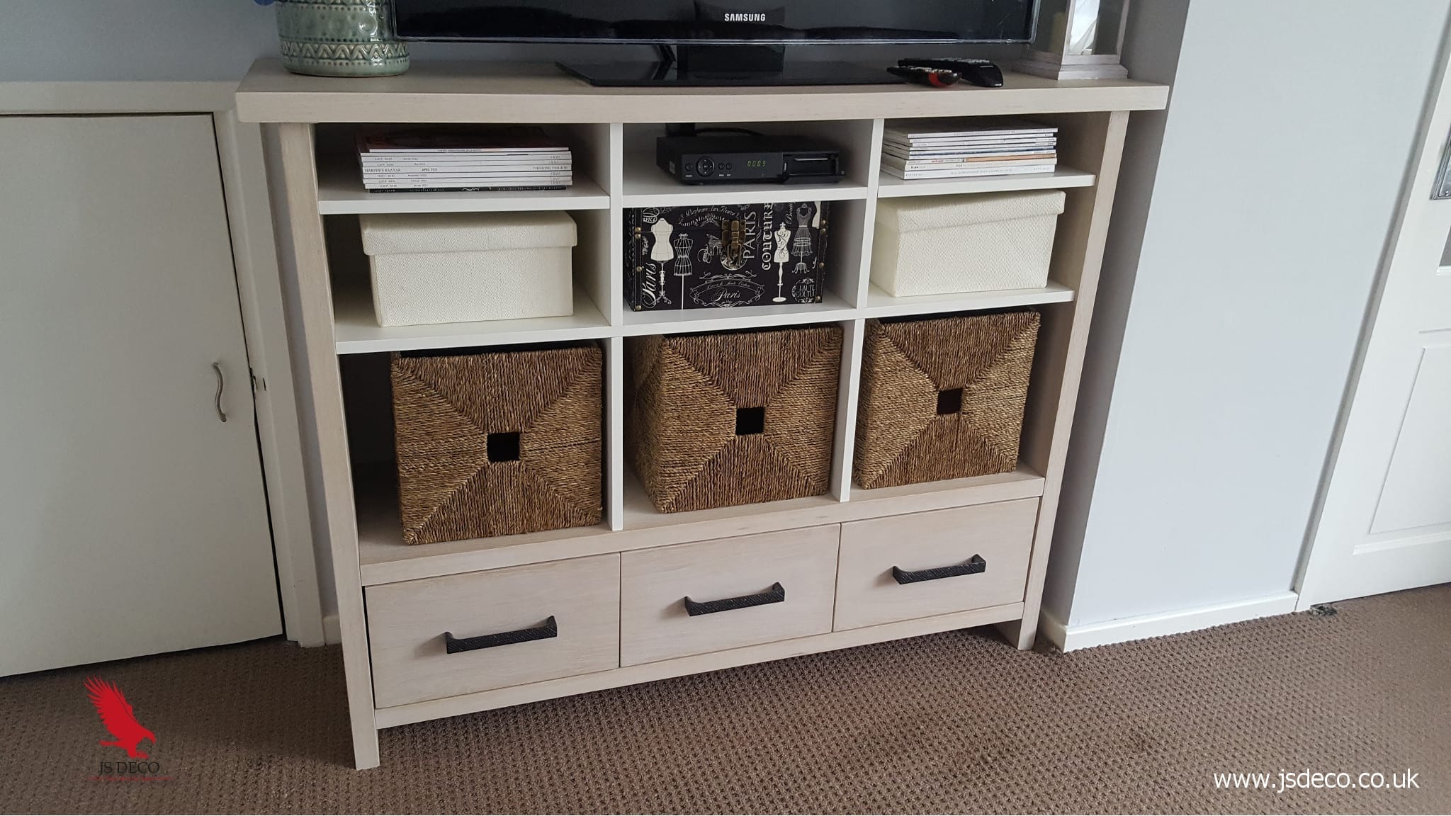 Tv unit