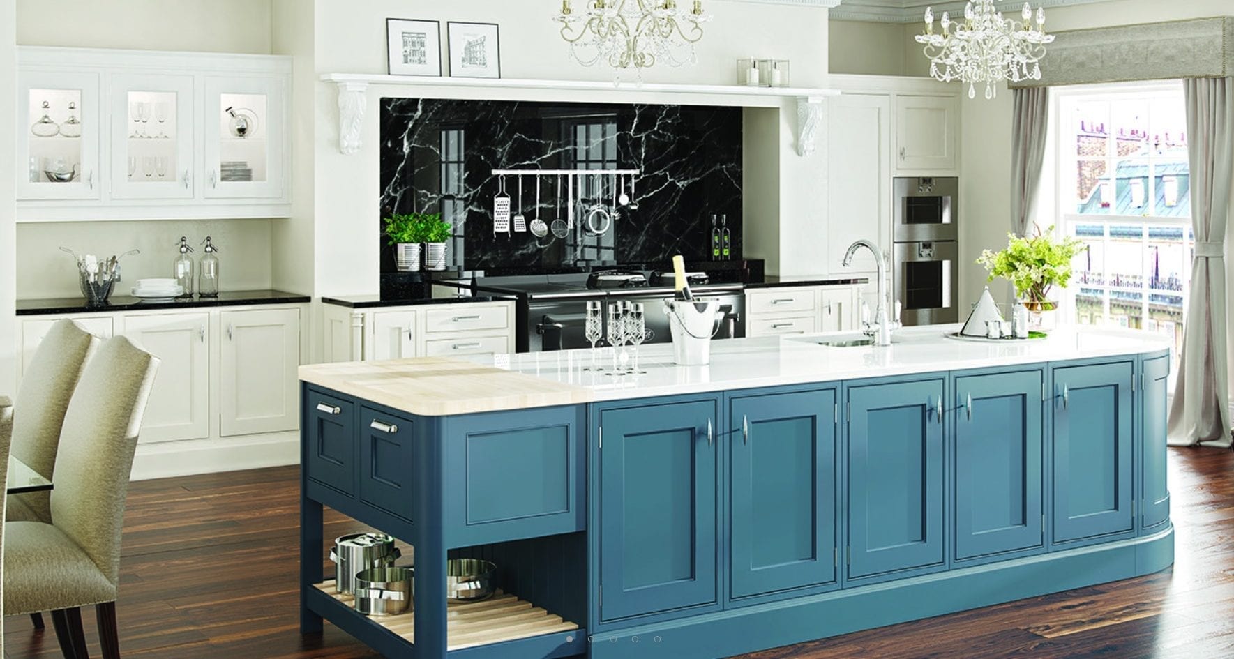Traditional luxury inframe kitchen furniture