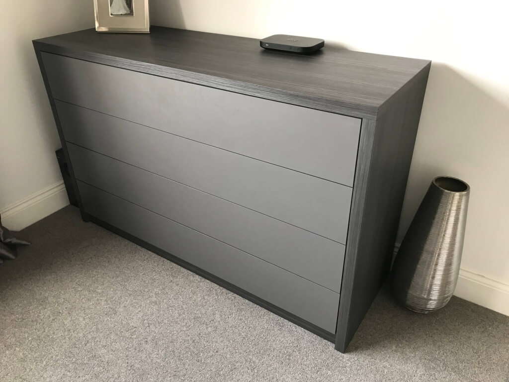 Modern drawer chest