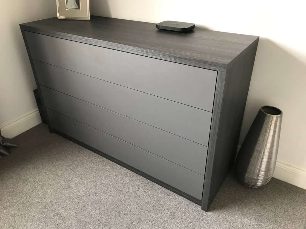 Modern drawer chest Modern drawer chest